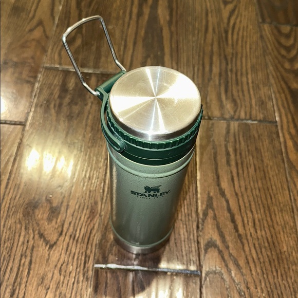 Stanley Forest Green Insulated stainless steel Tumbler - Picture 4 of 6